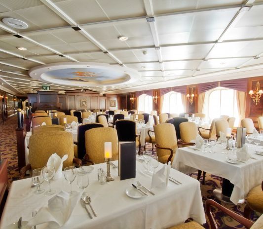 restaurante con el sol de amalfi