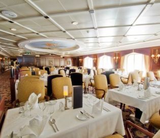 restaurante con el sol de amalfi