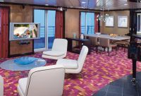 Owner suite de lujo con balcon grande Owner suite de lujo con balcon grande