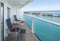 Ultra Spacious OV w/Lg Balcón