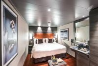 Yacht Club Deluxe Suite