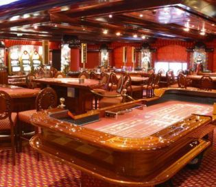 En El Crucero Del Casino De La Victoria Bebidas Gratis