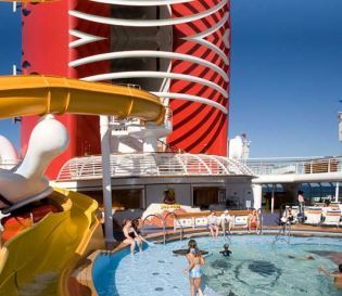piscina mickey