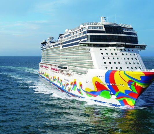 norwegian encore barco