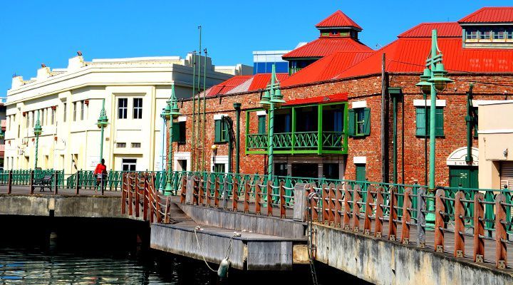Visitando Bridgetown (Barbados), Kingstown (Granadinas), Saint George (Grenada), Fuerte de France (Martinica), Pointe a Pitre (Guadalupe), Philipsburg (St. Maarten), St. John´s (Antigua y Barbuda), Basseterre (Antillas), Roseau (Dominica), Fuerte de France (Martinica), Pointe a Pitre (Guadalupe), Castries (Santa Lucía/Caribe) y Bridgetown (Barbados)