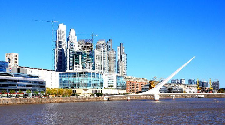 Visitando Buenos aires, Río de Janeiro (Brasil), Maceió (Brasil), Las Palmas de Gran Canaria (España), Tarragona (España), Ajaccio (Córcega) y Civitavecchia (Roma)