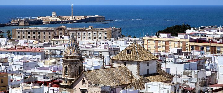 Visitando Cádiz (España), Málaga, Alicante (España), Marsella (Francia), Savona (Italia), Barcelona, Mar de las Baleares - Experiencia a bordo, Mar de las Baleares - Experiencia a bordo, Alicante (España), Lisboa (Portugal), Cádiz (España) Visitando Cádiz (España), Málaga, Alicante (España), Marsella (Francia), Savona (Italia), Barcelona, Mar de las Baleares - Experiencia a bordo, Mar de las Baleares - Experiencia a bordo, Alicante (España), Lisboa (Portugal), Cádiz (España)