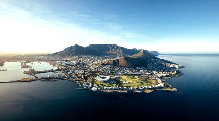 Visitando Ciudad del Cabo (Sudáfrica), Walvis Bay (Namibia), Mindelo (Cabo Verde), Las Palmas de Gran Canaria (España), Barcelona y Marsella (Francia)
