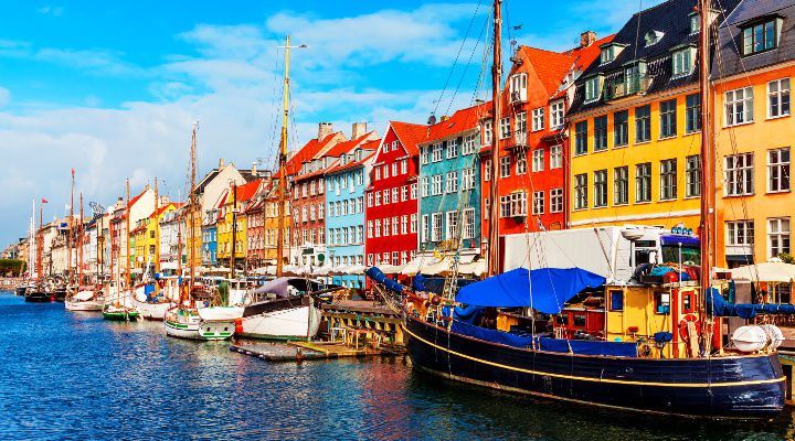 Visitando Copenhague (Dinamarca), Hamburgo (Alemania), Hamburgo (Alemania), Ijmuiden (Ámsterdam), Zeebrugge (Bruselas), Le Havre (Francia) y Southampton (Inglaterra)