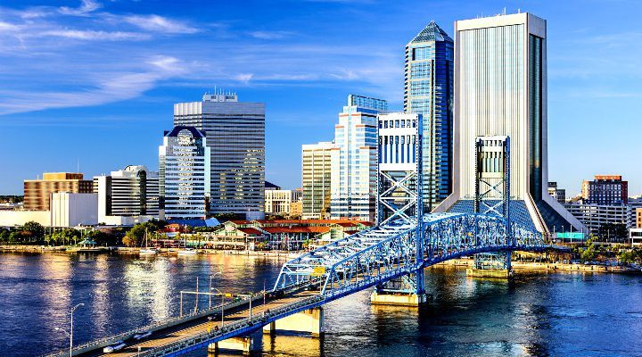 Visitando Jacksonville (Florida/EEUU), Great Stirrup Cay (Bahamas), Isla Gran Bahama (Florida/EEUU) y Jacksonville (Florida/EEUU) Visitando Jacksonville (Florida/EEUU), Great Stirrup Cay (Bahamas), Isla Gran Bahama (Florida/EEUU) y Jacksonville (Florida/EEUU)