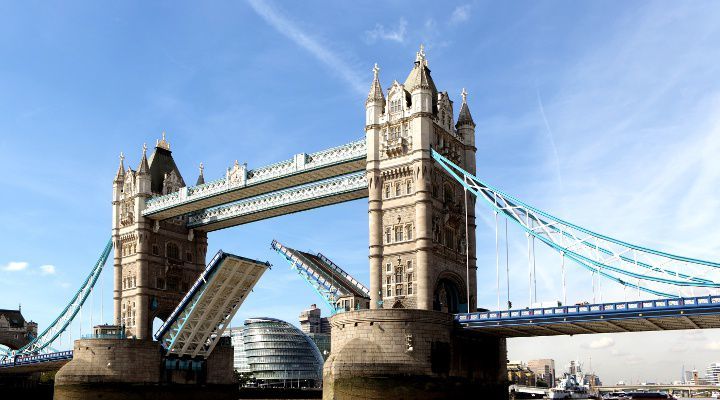 Visitando Londres (Reino Unido), Le Havre (Francia), La Coruña (Galicia/España), Puerto Leixões (Portugal), Lisboa (Portugal), Cádiz (España), Cartagena (Murcia) y Civitavecchia (Roma)
