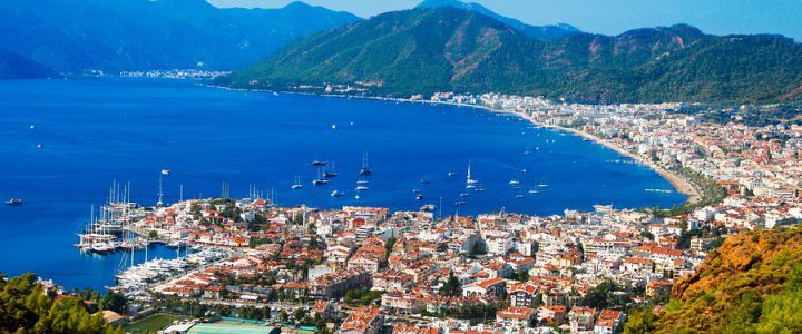 Visitando Marmaris (Turquía), Santorini (Grecia), Nápoles (Italia) y Civitavecchia (Roma)