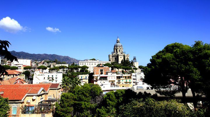 Visitando Messina (Sicilia), La Valletta (Malta), Barcelona, Marsella (Francia), Génova (Italia), Civitavecchia (Roma) y Messina (Sicilia)