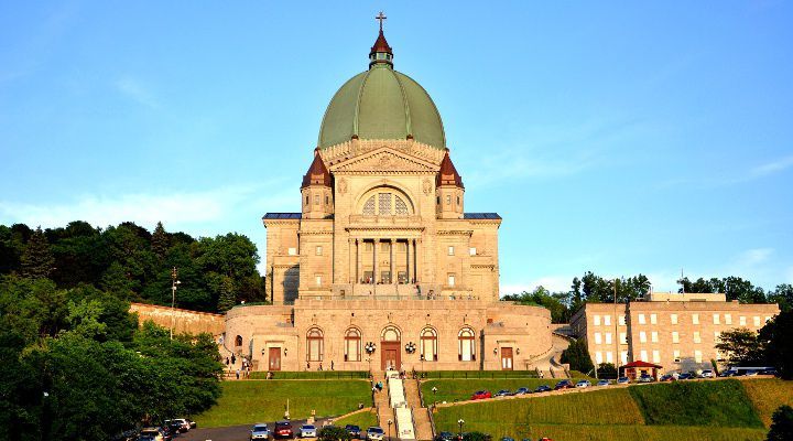 Visitando Montreal (Canadá), Quebec (Canadá), Saguenay (Canadá), Charlottetown (Canadá), St. John´s (Antigua y Barbuda), San Pedro y Miquelón (Francia), Montreal (Canadá)