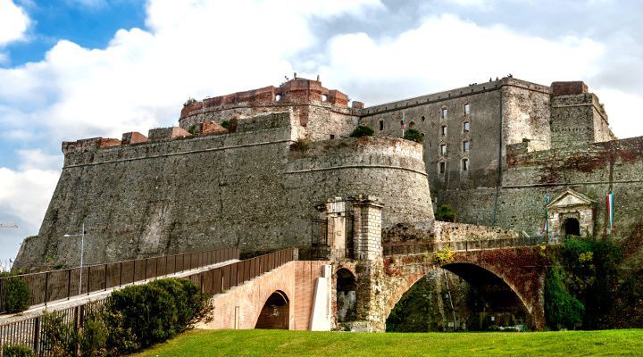Visitando Savona (Italia), Marsella (Francia), Barcelona, Palma de Mallorca (España), Palermo (Italia), Civitavecchia (Roma) y Savona (Italia)