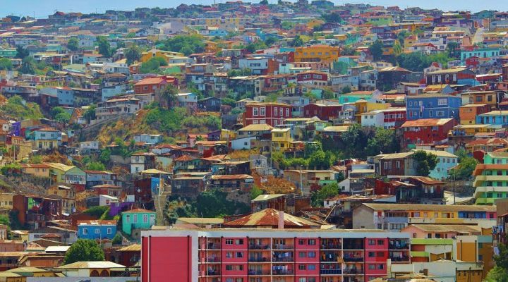 Visitando Valparaíso (Chile), Isla Pascua (Chile), Islas Pitcairn (Pacífico), Papeete (Tahití), Papeete (Tahití), Moorea (Tahití), Arutanga (Aitutaki, Islas Cook), Rarotonga (Islas Cook), Bahía de las Islas (Nueva Zelanda), Auckland (Nueva Zelanda), Tauranga (Nueva Zelanda), Christchurch (Nueva Zelanda), Dunedin (Nueva Zelanda), Hobart (Australia), Hobart (Australia), Sydney (Australia), Sydney (Australia), Nouméa (Nueva Caledonia), Luganville (Vanuatu), Apia (Samoa), Pago Pago (Samoa), Honolulu (Hawái), Honolulu (Hawái), Los Ángeles (California), Cabo San Lucas (México), Puntarenas (Costa Rica), Balboa	 Panama, Canal Panamá, Canal Panamá, La Romana (República Dominicana), Road Town (Isla Tórtola/Islas Vírgenes), Philipsburg (St. Maarten), Las Palmas de Gran Canaria (España), Ibiza (España), Nápoles (Italia), Civitavecchia (Roma), Génova (Italia), Marsella (Francia), Tarragona (España)