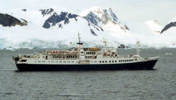 Visitando Bahía Paraíso (Antártida)