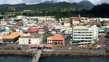 Visitando Roseau (Dominica)
