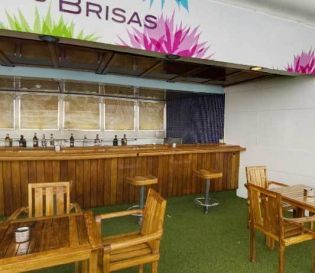 bar las brisas