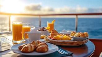 Desayuno en la cubierta de un barco